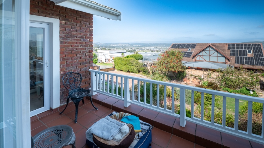 5 Bedroom Property for Sale in Paradise Western Cape